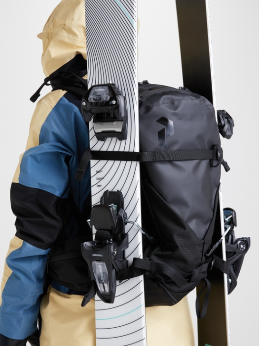 Vertical Ski Backpack S/M 28,5L Black Vertical Ski Backpack S/M 28,5L Black
