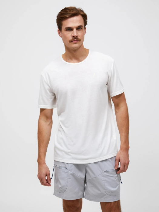 Wool-blend Shortsleeve Men model Wool-blend Shortsleeve Men model